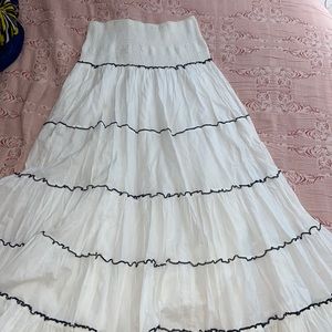 white and black long flowy skirt